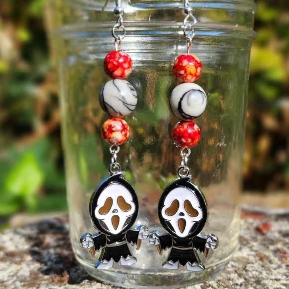 🥳SALE🥳Halloween SCREAM dangles - Picture 5 of 11